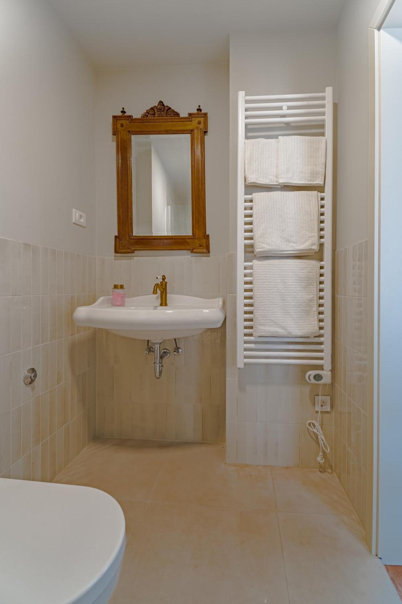 Upper Town Rooms Zagreb Buitenkant foto